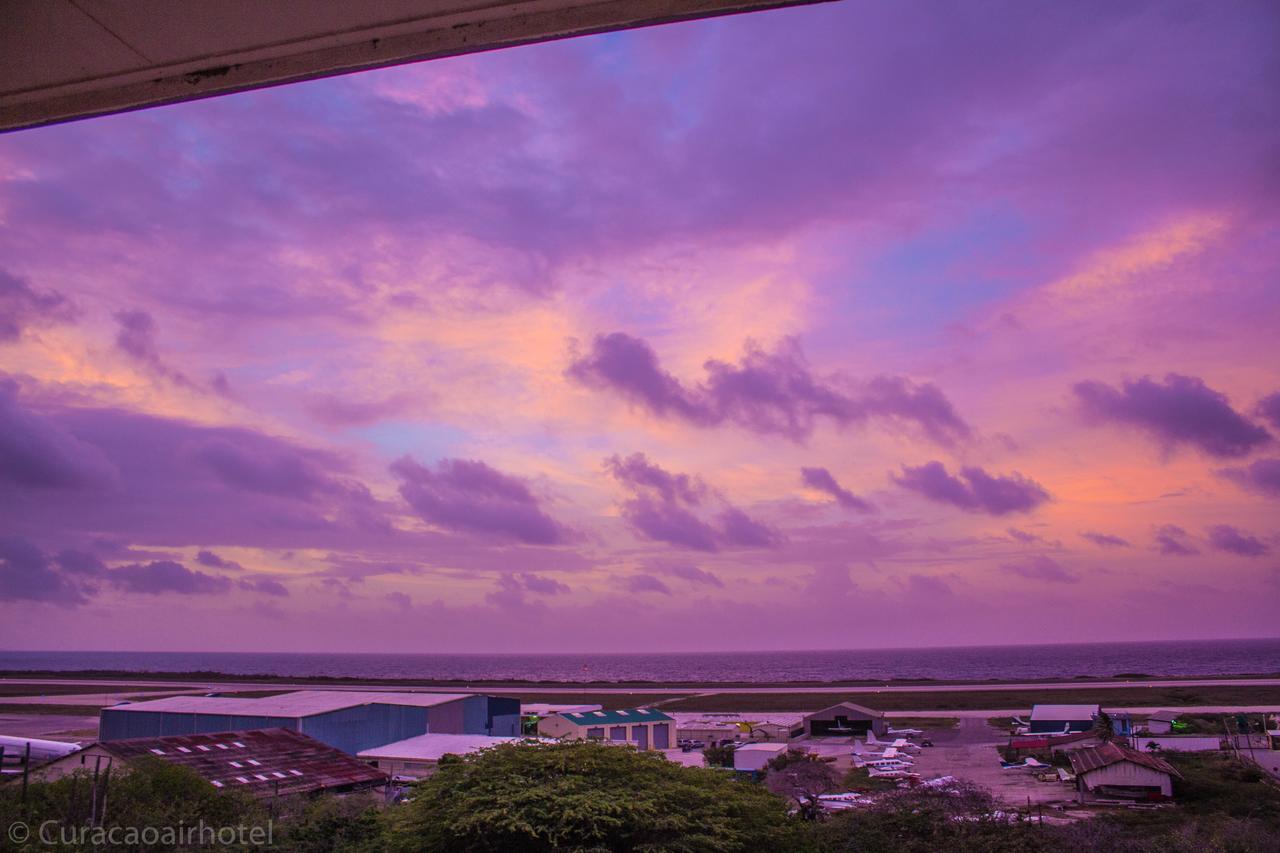 Curacao Airport Hotel Виллемстад Экстерьер фото