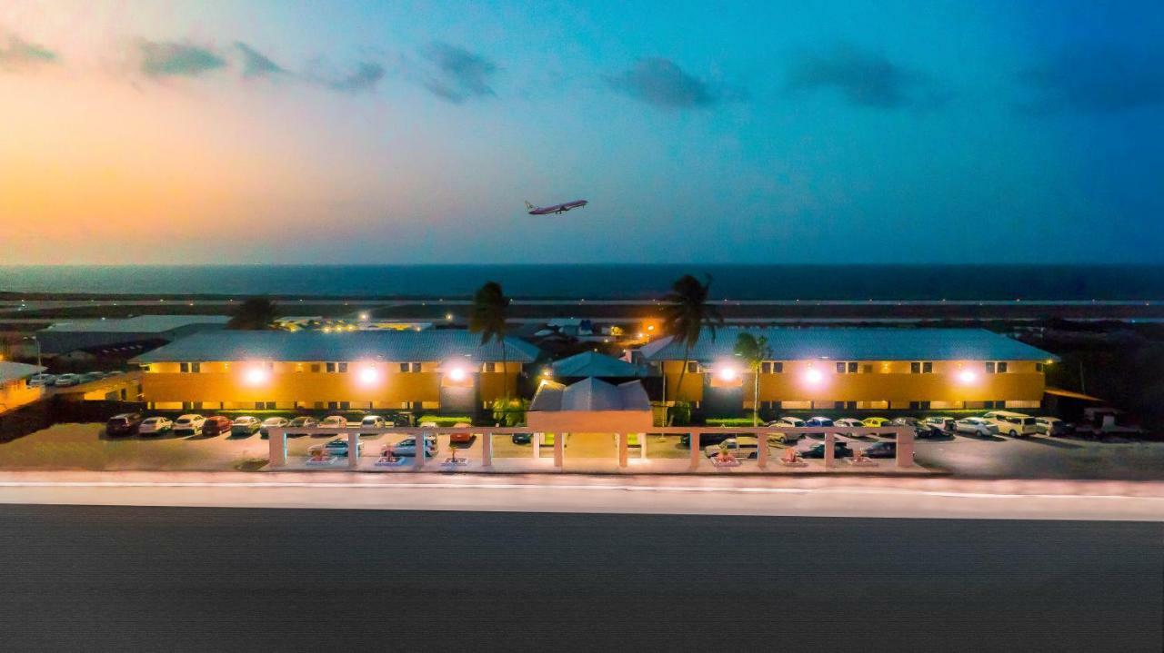 Curacao Airport Hotel Виллемстад Экстерьер фото